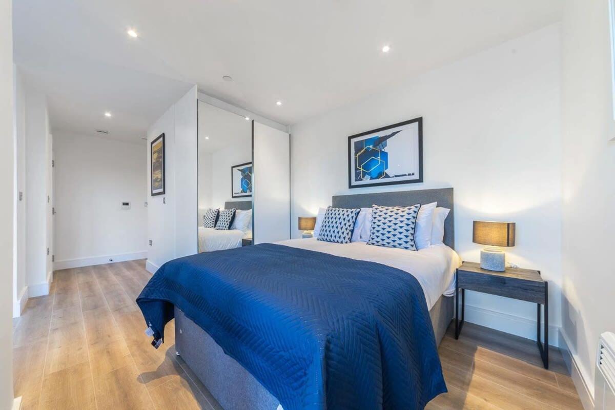 Modern Studio Apartment In 이스트그린스테드 외부 사진