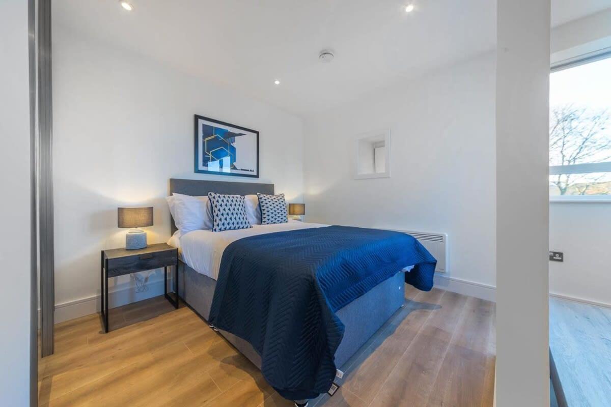 Modern Studio Apartment In 이스트그린스테드 외부 사진